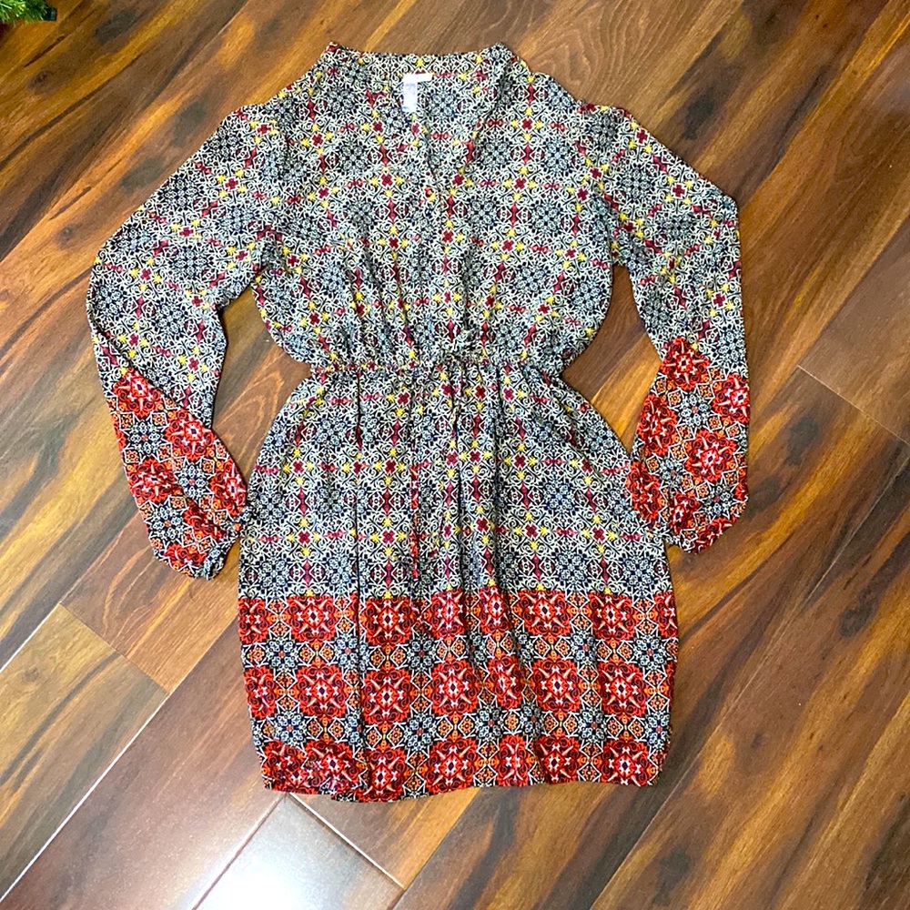Long sleeve pattern dress